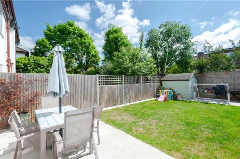 Fulwood Gardens, Twickenham 2 bed maisonette for sale