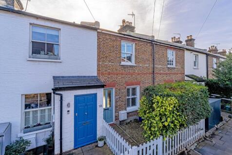 St Margarets Grove, St Margarets Village 2 bed terraced house for sale