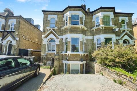 Boston Manor Road, Brentford 2 bed maisonette for sale