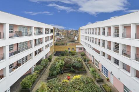 Drayton Park, Highbury, London, N5 2 bed apartment for sale