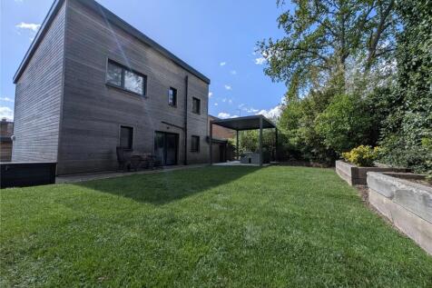 Beeches Road, Farnham Common... 4 bed detached house for sale