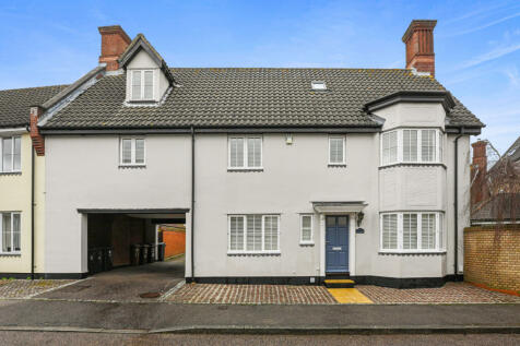 5 bedroom link detached house for sale