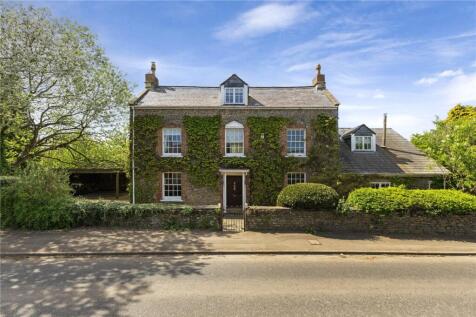 Detached house for sale
