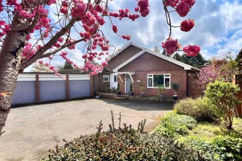 Cherry Orchard, Tenterden, Kent, TN30 3 bed bungalow for sale