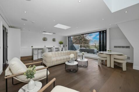 Esher Heights, Portsmouth Road... 3 bed penthouse for sale