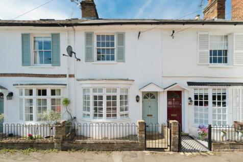 Park Road, Esher, Surrey, KT10 2 bed terraced house for sale