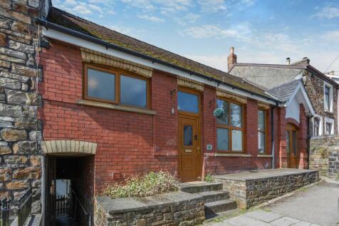 High Street, Abersychan 3 bed terraced house for sale