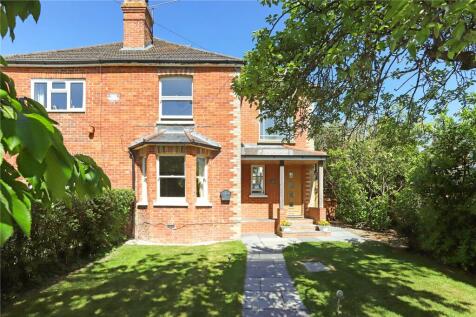 Echo Barn Lane, Farnham, Surrey, GU10 3 bed semi