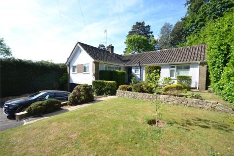 Ford Lane, Farnham, Surrey, GU10 3 bed bungalow for sale