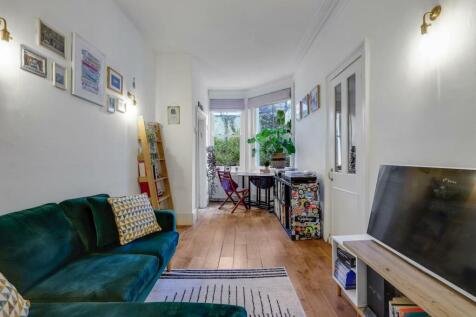 Westwood Hill, Sydenham 1 bed flat for sale
