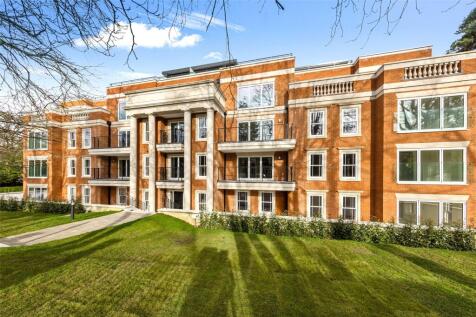 Gower Road, Weybridge, Surrey, KT13 3 bed penthouse for sale