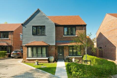 Homewood Close, Ottershaw, Chertsey... 4 bed detached house for sale