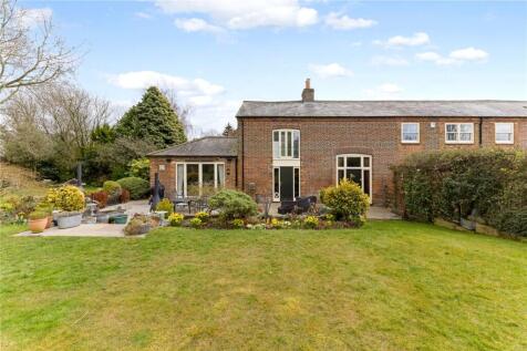 Ferrers Hill Farm, Pipers Lane... 4 bed semi
