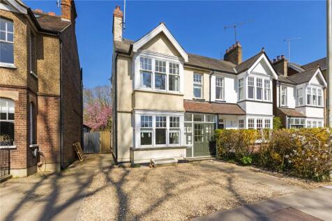 Southdown Road, Harpenden... 4 bed semi