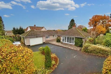 4 bedroom detached bungalow for sale