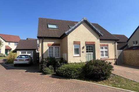 4 bedroom detached bungalow for sale