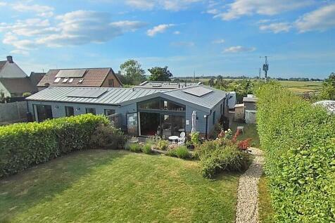 2 bedroom semi-detached bungalow for sale
