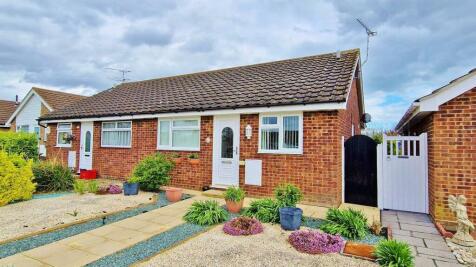 2 bedroom semi-detached bungalow for sale