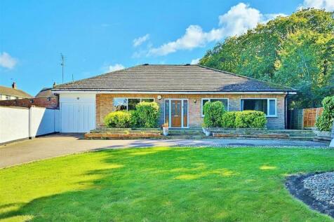 4 bedroom detached bungalow for sale