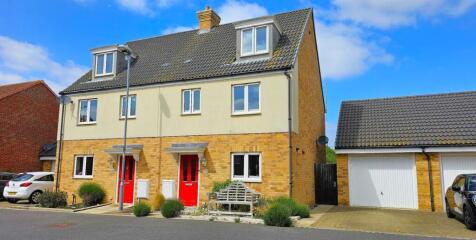 4 bedroom semi-detached house for sale
