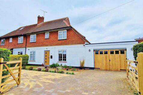 5 bedroom semi-detached house for sale