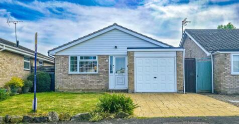 2 bedroom detached bungalow for sale