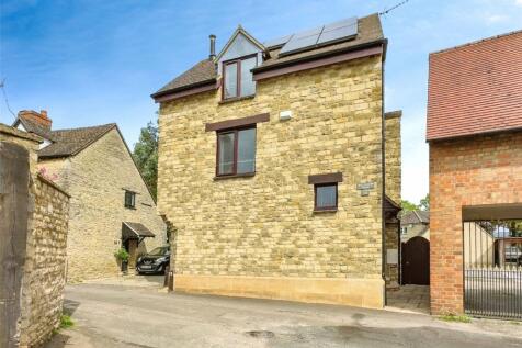 Marlborough Lane, Witney... 3 bed detached house for sale