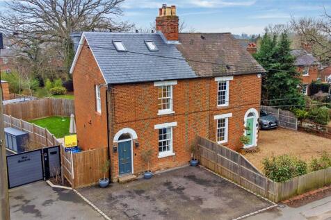 Newell Green, Warfield, Bracknell... 3 bed semi