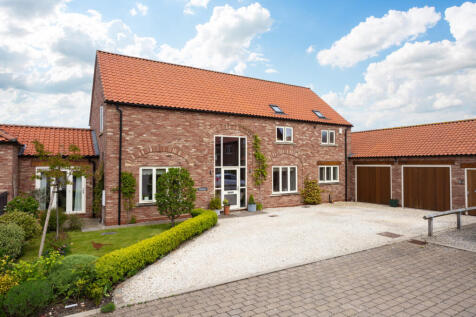 5 bedroom link detached house for sale