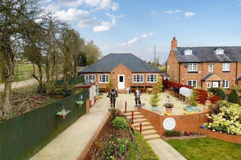 3 bedroom detached bungalow for sale