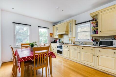 Queensmill Road, Fulham, London 3 bed flat for sale