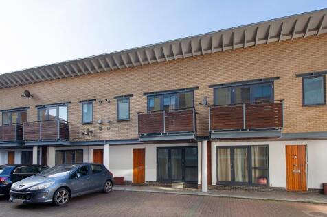 2 bedroom mews property for sale