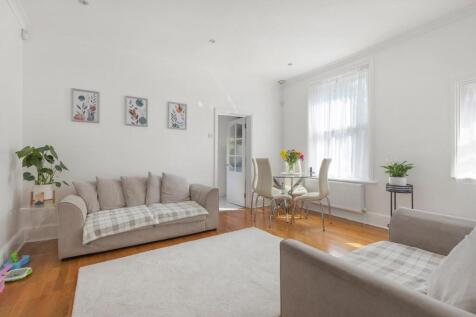 Tremadoc Road, Clapham, London 4 bed maisonette for sale