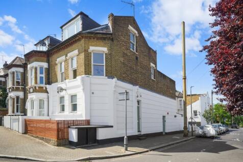 St Johns Hill Grove, Battersea, London 3 bed maisonette for sale