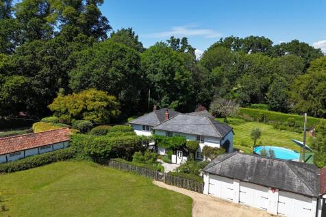 4 bedroom cottage for sale