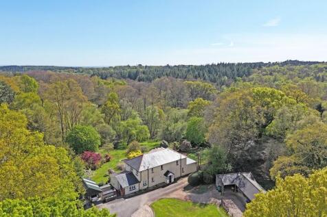 Ringwood Road, Stoney Cross... 4 bed detached house for sale