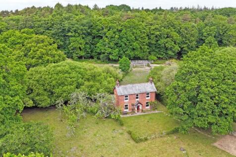 2 bedroom detached house for sale