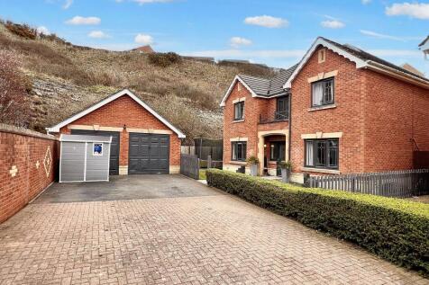 Rhoose, Barry, CF62 4 bed detached house for sale