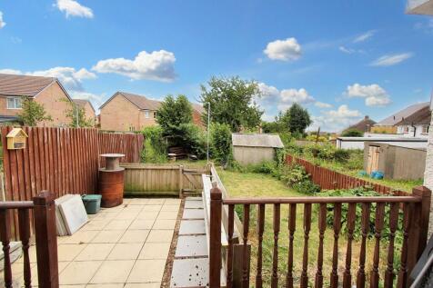 4 bedroom terraced house for sale
