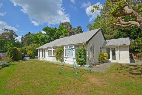 4 bedroom detached bungalow for sale