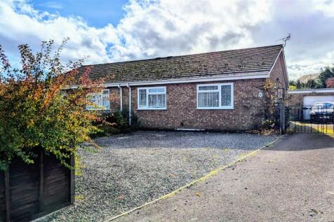 3 bedroom semi-detached bungalow for sale