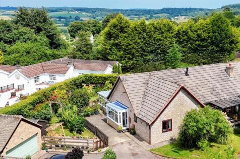 2 bedroom semi-detached bungalow for sale