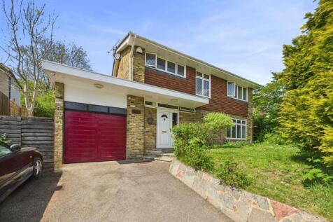 Church Lane Avenue, Coulsdon CR5 3 bed detached house for sale