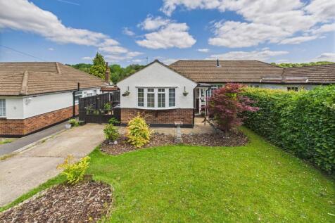Rydons Wood Close, Coulsdon CR5 3 bed semi