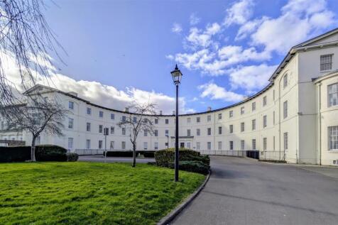 The Crescent, Gloucester GL1 2 bed apartment for sale