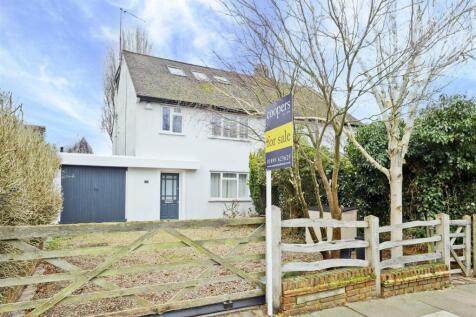 4 bedroom semi-detached house for sale