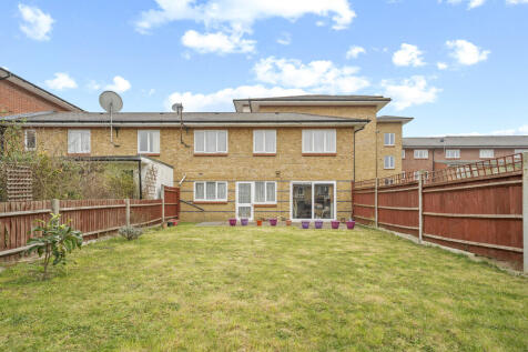 Myddleton Avenue, London 3 bed terraced house for sale