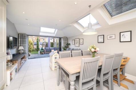 4 bedroom terraced house for sale