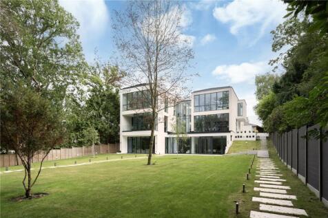 6 bedroom detached house for sale