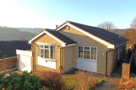 High Meadows, Greetland, Halifax 3 bed detached bungalow for sale